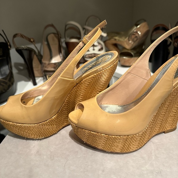 Gucci Vitello Vernice Soft Sable wedge - Picture 6 of 7